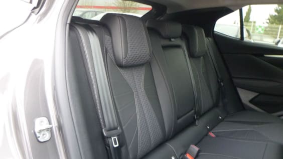 DS DS4 BlueHDi 130 EAT8 Pallas Gris Platinium