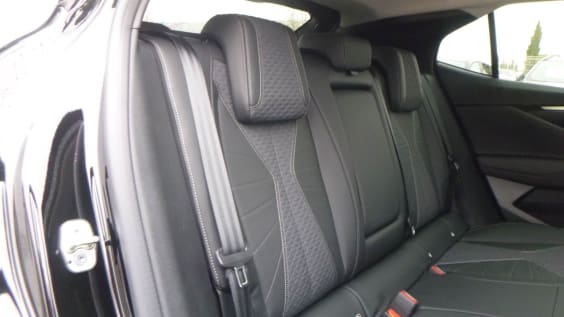 DS DS4 BlueHDi 130 EAT8 Pallas Noir Perla Nera