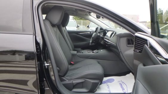 DS DS4 BlueHDi 130 EAT8 Pallas Noir Perla Nera