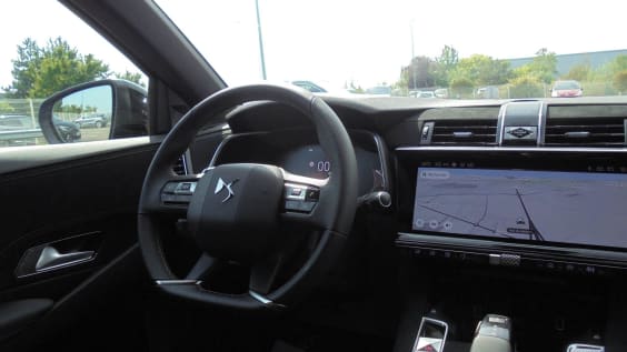 DS DS7 BlueHDi 130 EAT8 Performance Line Noir Perla Nera