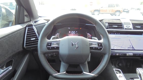 DS DS7 BlueHDi 130 EAT8 Performance Line Noir Perla Nera