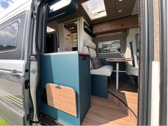Eriba CAR 600 VOLKSWAGEN CRAFTER - 2.0L TDI - 177 CV - BVA Bicolore Gris Indium