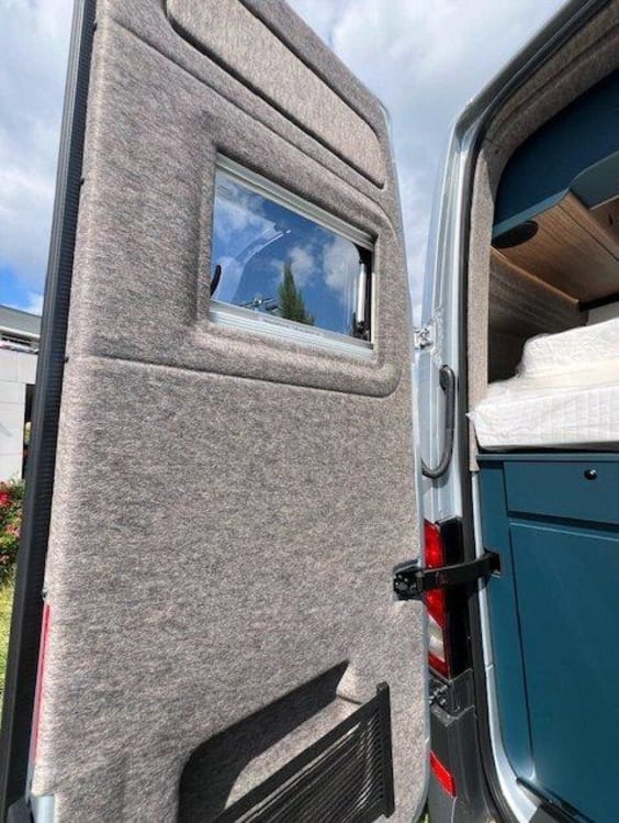 Eriba CAR 600 VOLKSWAGEN CRAFTER - 2.0L TDI - 177 CV - BVA Bicolore Gris Indium