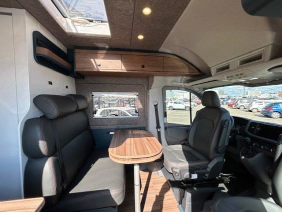 Eriba CAR 600 VOLKSWAGEN CRAFTER - 2.0L TDI - 177 CV - BVA Bicolore Gris Indium