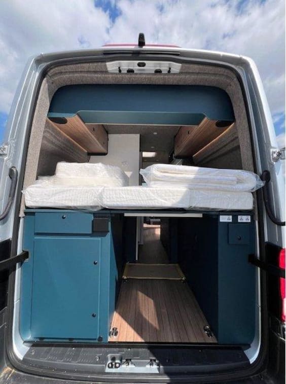 Eriba CAR 600 VOLKSWAGEN CRAFTER - 2.0L TDI - 177 CV - BVA Bicolore Gris Indium