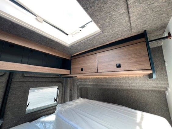 Eriba CAR 600 VOLKSWAGEN CRAFTER - 2.0L TDI - 177 CV - BVA Bicolore Gris Indium