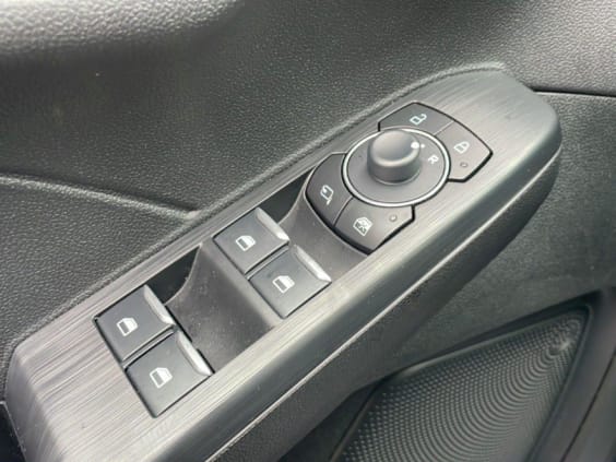 Ford KUGA KUGA 2.0D ECOBLUE 120CH BVA ST-LINE Bleu Vapor Metal