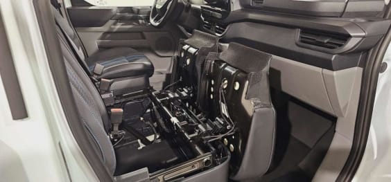 Ford Transit Custom Fourgon TRANSIT CUSTOM FGN 320 L1H1 2.0 ECOBLUE 170 CH BVA8 SPORT Blanc Glacier