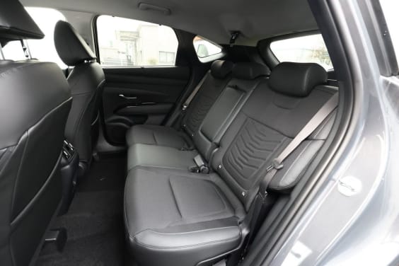 Hyundai Tucson 136 MHEV TREND Gris