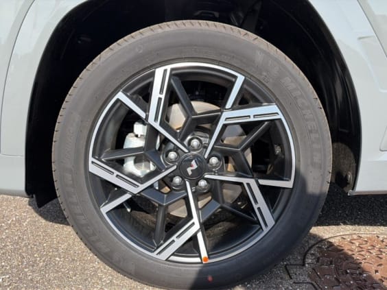 Hyundai Tucson 1.6 t-gdi 239 hybrid n line executive Gris Shadow