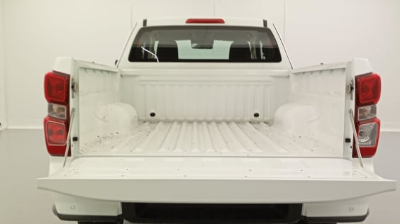 Isuzu D-MAX 1.9 4X4 SPACE CAB N60 B.B+  AT SPLASH WHITE