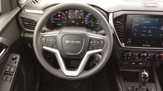 Isuzu D-MAX 1.9 4X4 SPACE CAB N60 B.B+  AT SPLASH WHITE