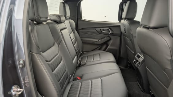 Isuzu D-MAX EV 4X4 CREW CAB N60 NSPORT Obsidian Gray Mica
