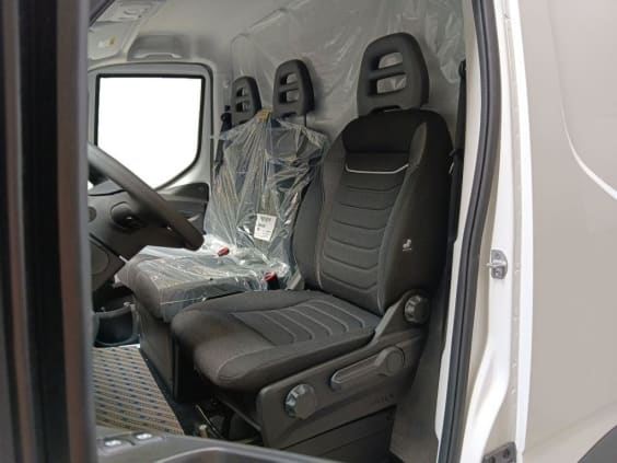Iveco Daily 35S16 2.3 V12 156CV Blanc