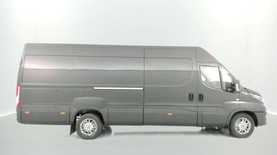 Iveco Daily Daily 35S16A8 4100 2.3 156ch 16m³ Hi-Matic Noir