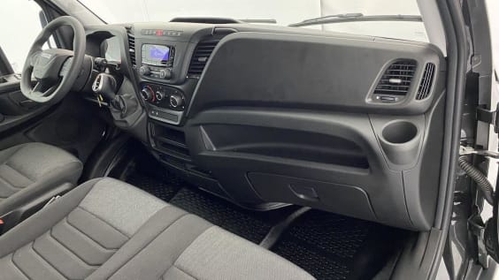 Iveco Daily Daily 35S16A8 4100 2.3 156ch 16m³ Hi-Matic Noir
