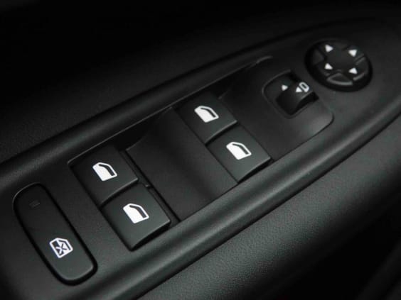Jeep Avenger 1.2T e-Hybrid DCT Summit Gris