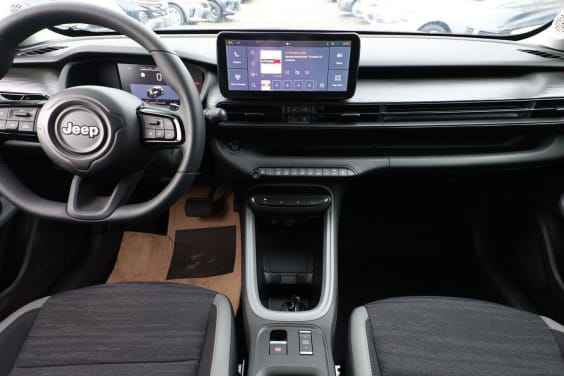 Jeep Avenger 1.2 HYBRID 110 DTC LONGITUDE Noir