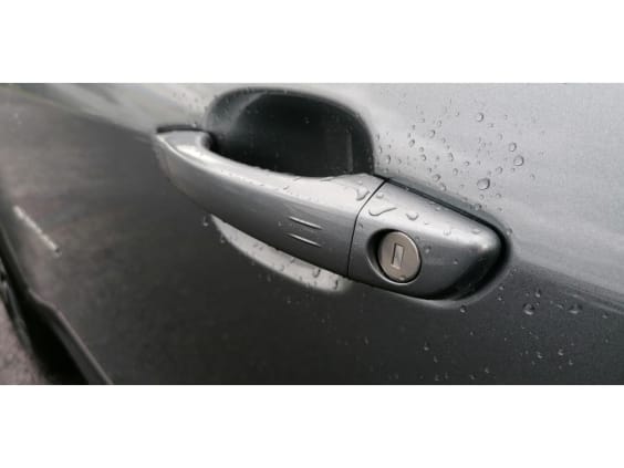 Jeep Avenger 1.2 T3 E-HYBRID 110 BVR SUMMIT Gris Granite + Toit Noir