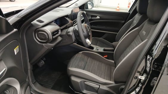 Jeep Avenger Avenger 1.2 Turbo T3 110 ch e-Hybrid BVR6 Longitude Volcano
