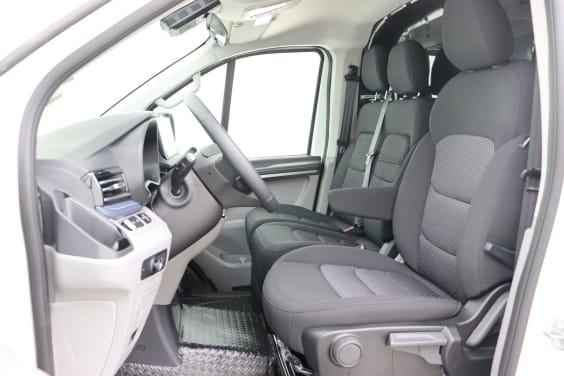 Maxus eDeliver 7 L2H1 Base 77 kWh 204 hp Aut White