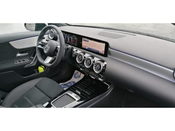 Mercedes-Benz CLASSE A 200 D 8G-DCT AMG LINE EXCLUSIVE DESIGN Noir Cosmos