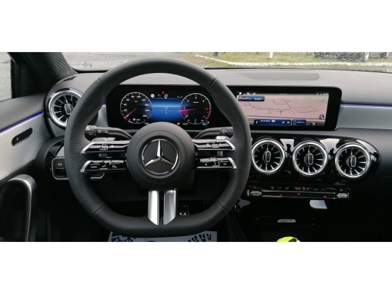 Mercedes-Benz CLASSE A 200 D 8G-DCT AMG LINE EXCLUSIVE DESIGN Noir Cosmos