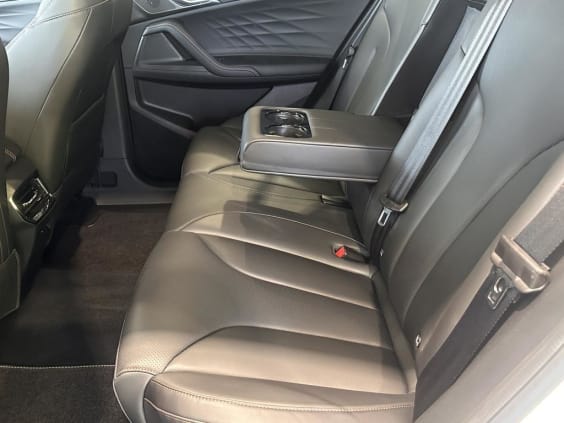 MG EHS 1.5T PHEV 272 ch Luxury Blanc