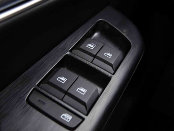 MG ZS HYBRID+ 194 LUXURY Noir