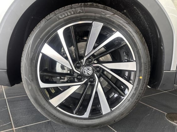 MG ZS 1.5 L Hybrid+ 197 ch Luxury Gris
