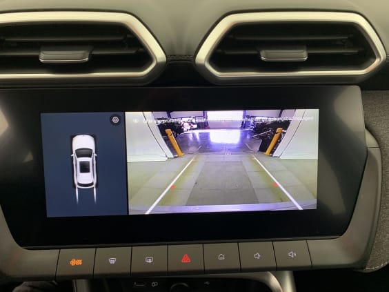MG ZS 1.5 L Hybrid+ 197 ch Standard Cosmic Silver 