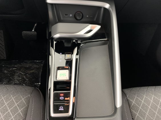 MG ZS 1.5 L Hybrid+ 197 ch Standard Cosmic Silver 