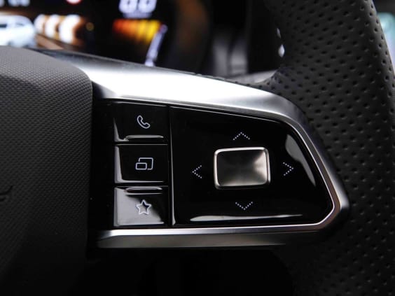 MG ZS HYBRID+ 194 LUXURY Noir