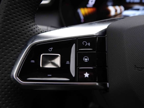 MG ZS HYBRID+ 194 LUXURY Noir