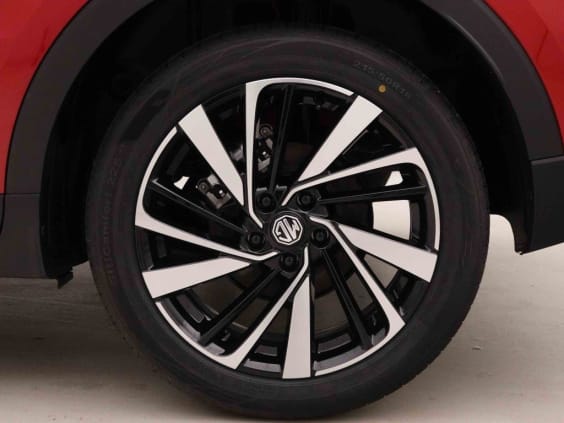 MG ZS HYBRID+ 194 LUXURY Rouge
