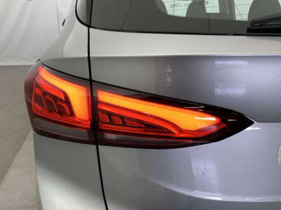 MG ZS 1.5 L Hybrid+ 197 ch Standard Cosmic Silver 