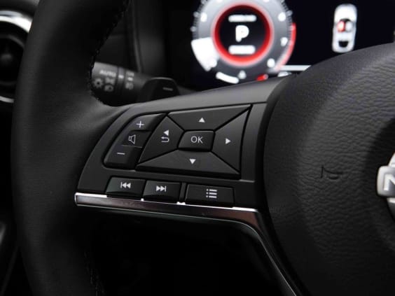 Nissan JUKE 1.0 DIG-T 114 DCT N-Connecta Rouge