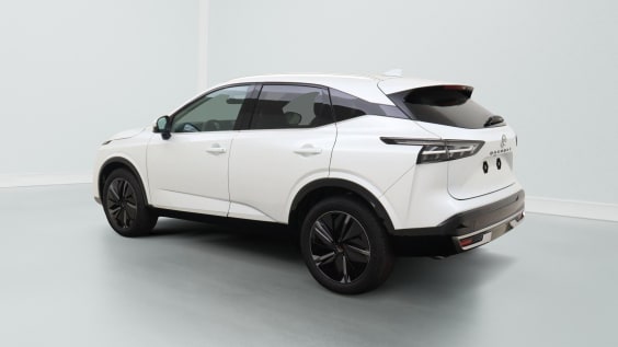 Nissan QASHQAI Tekna 1,3 158 hp CVT 2WD White