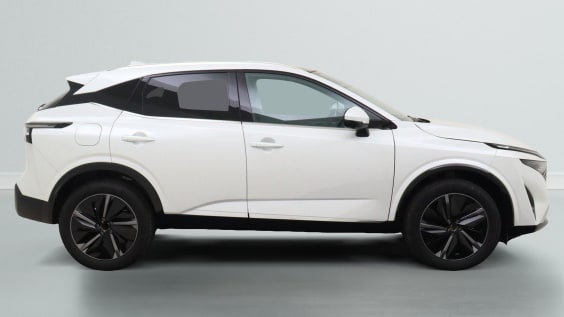 Nissan QASHQAI Tekna 1,3 158 hp CVT 2WD White