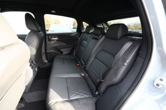 Nissan QASHQAI 158 N-DESIGN Gris