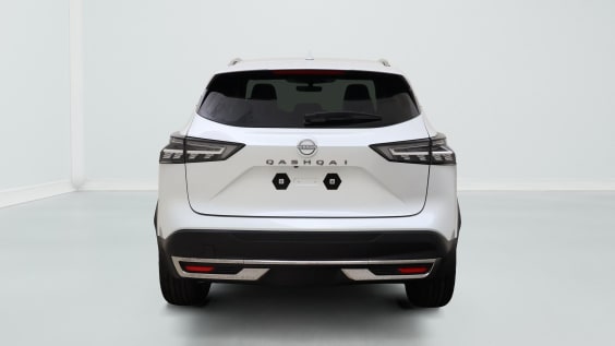 Nissan QASHQAI Tekna 1.3 158 hp CVT 2WD White