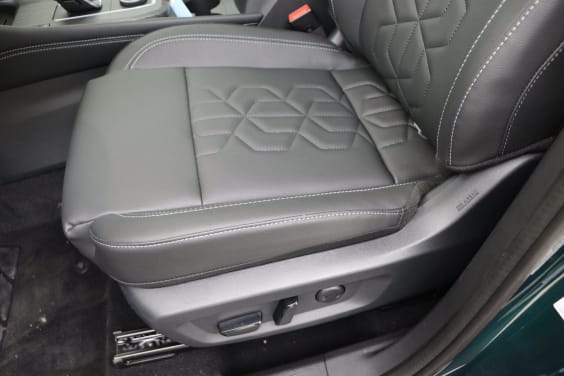 Nissan QASHQAI 1.3 DIG-T MHEV 158 HP AT 4WD Green
