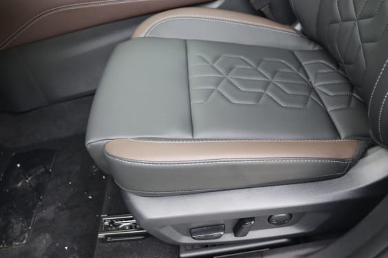 Nissan QASHQAI Tekna 1,3 158 hp CVT 2WD White
