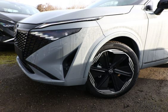 Nissan QASHQAI 158 N-DESIGN Gris