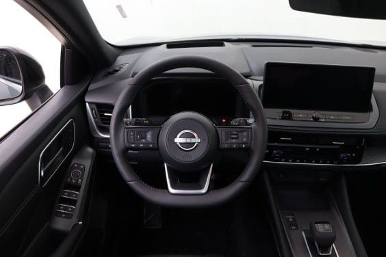 Nissan QASHQAI 1.3 DIG-T MHEV 158 HP AT 4WD Green