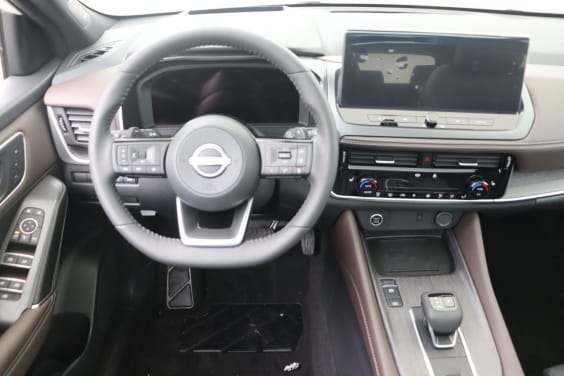 Nissan QASHQAI Tekna 1,3 158 hp CVT 2WD White