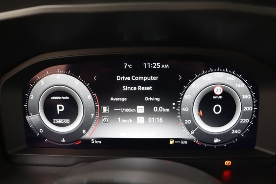 Nissan QASHQAI Tekna 1.3 158 hp CVT 2WD White