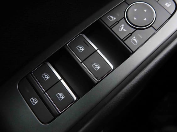 Nissan QASHQAI 1.3 DIG-T MHEV 158 X-Tronic N-Connecta Noir