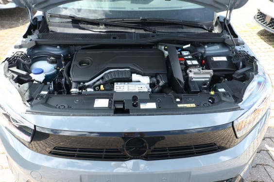 Opel Corsa HYBRID 145 ULTIMATE Gris