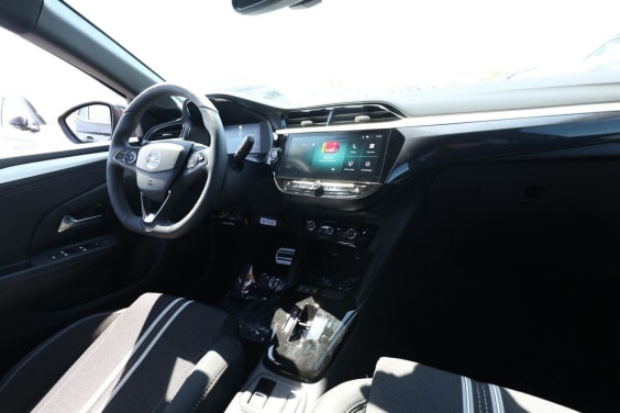 Opel Corsa HYBRID 145 ULTIMATE Noir
